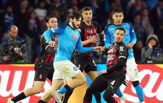  那不勒斯主场气势如虹，开场闪电战打懵博洛尼亚防线