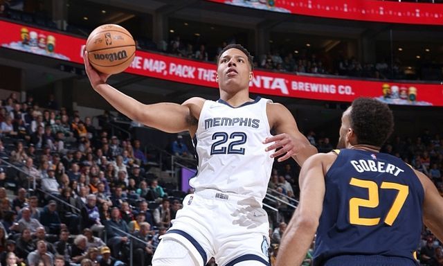  戈贝尔防守筑起铜墙，森林狼零封活塞获三连胜