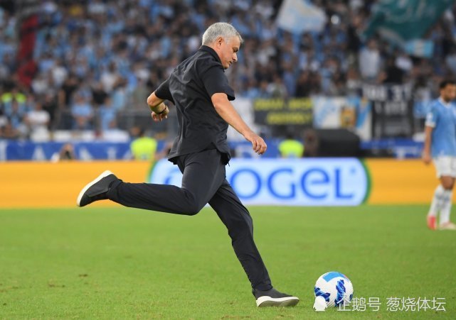  阿森纳边锋萨卡传射建功，北伦敦德比战胜热刺